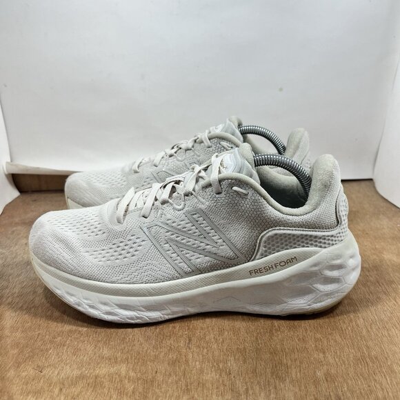 New Balance Fresh Foam More V3 Womens Size 11 B WMORMB3 Running Casual Sneakers - Picture 3 of 9
